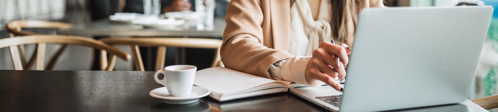 business woman working at a coffee shop